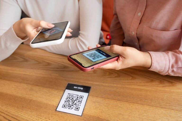 How to Create a Digital Business Card with a QR Code?